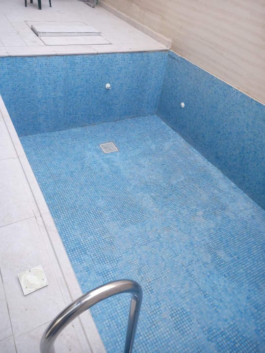 شركة عزل خزانات بعسير صورة واتساب بتاريخ 1447 02 19 في 21.34.32 765a63ba